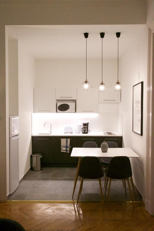 Five Season'S Apartment บูดาเปสต์ ภายนอก รูปภาพ