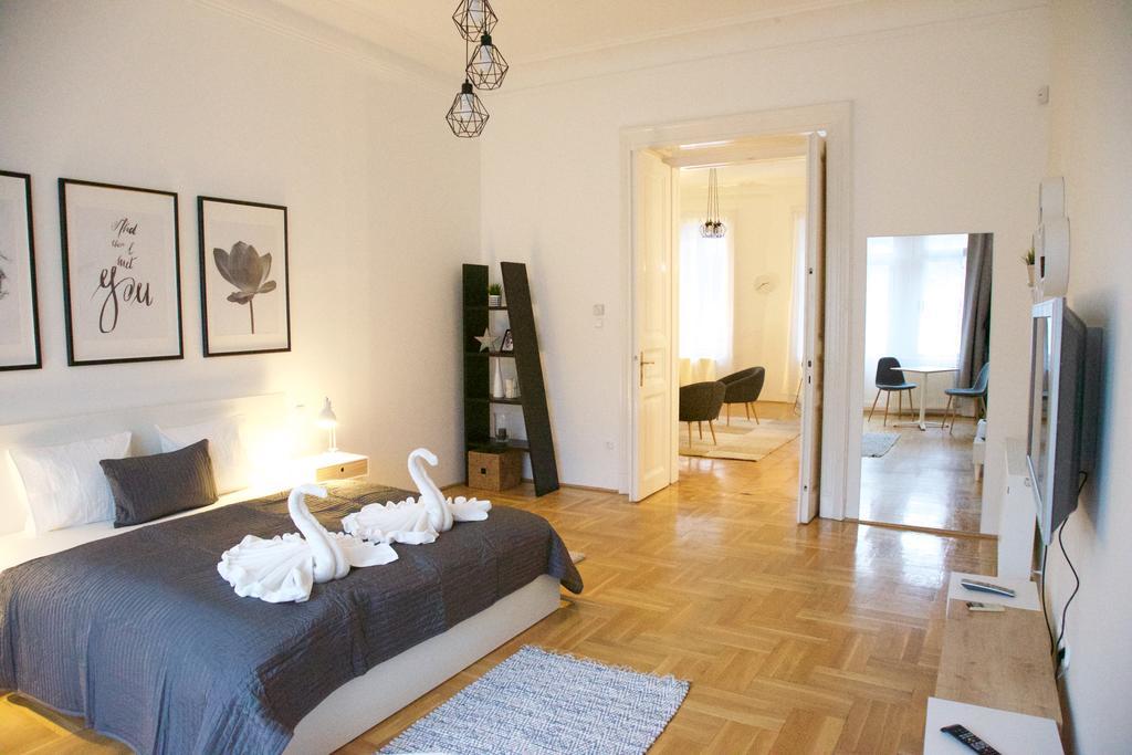 Five Season'S Apartment บูดาเปสต์ ภายนอก รูปภาพ