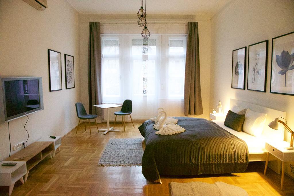 Five Season'S Apartment บูดาเปสต์ ภายนอก รูปภาพ