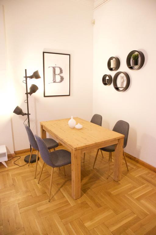 Five Season'S Apartment บูดาเปสต์ ภายนอก รูปภาพ