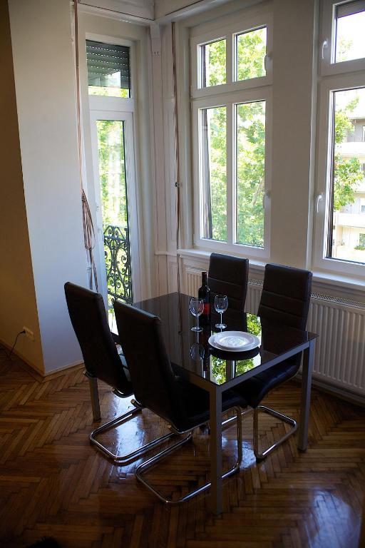 Five Season'S Apartment บูดาเปสต์ ภายนอก รูปภาพ